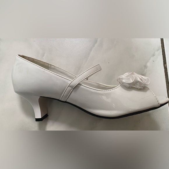 Fancy Kids Dress Shoes - Youth Size 7 - Picture 6 of 7